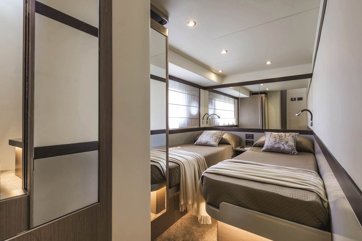 29-Absolute-Navetta48-Central-Cabin.jpg